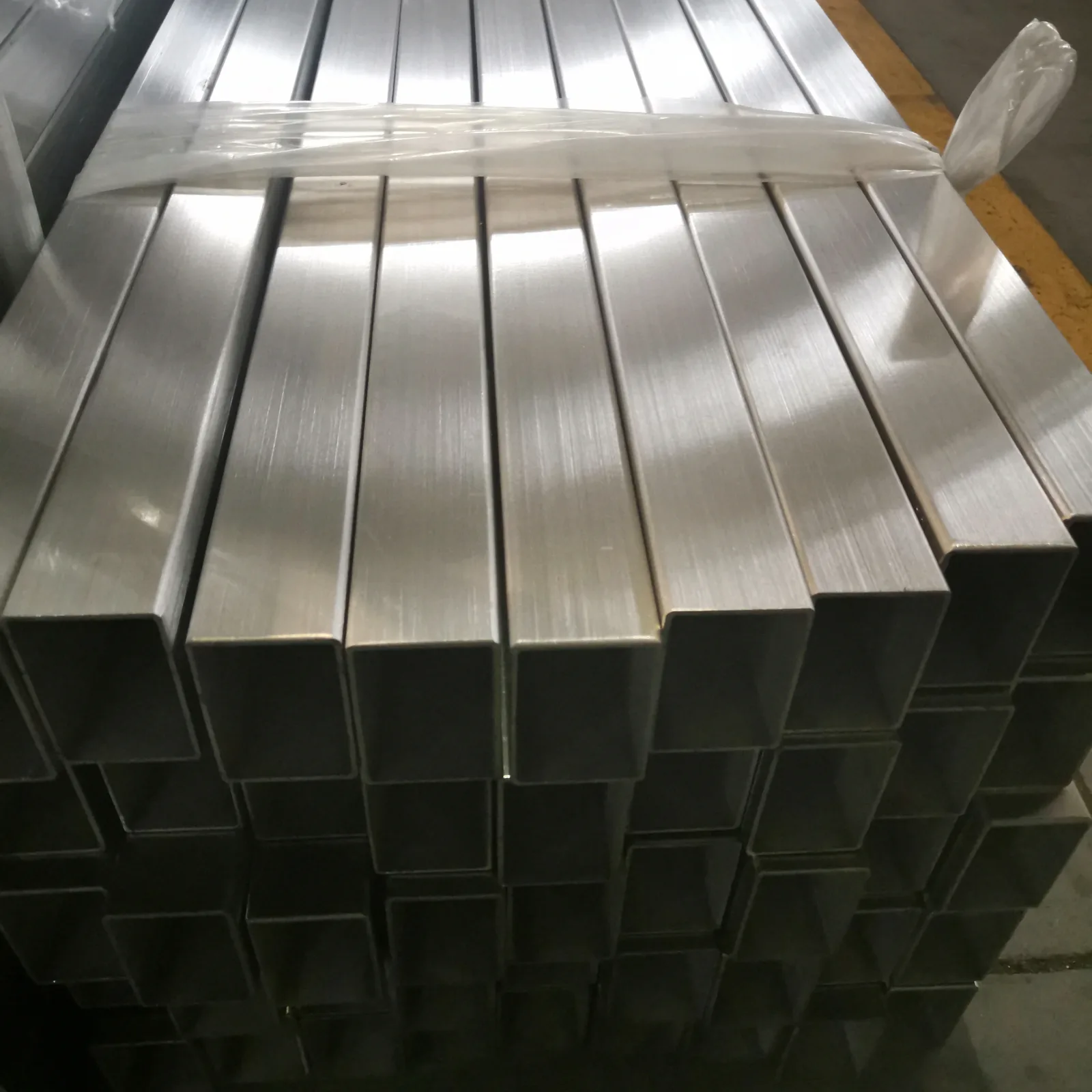304 316 Stainless Steel Square Tube BA Surface ERW Welded Custom Sizes Supplier