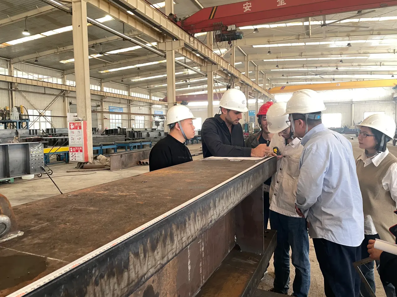 Client measuring plate thickness during pre-shipment inspection