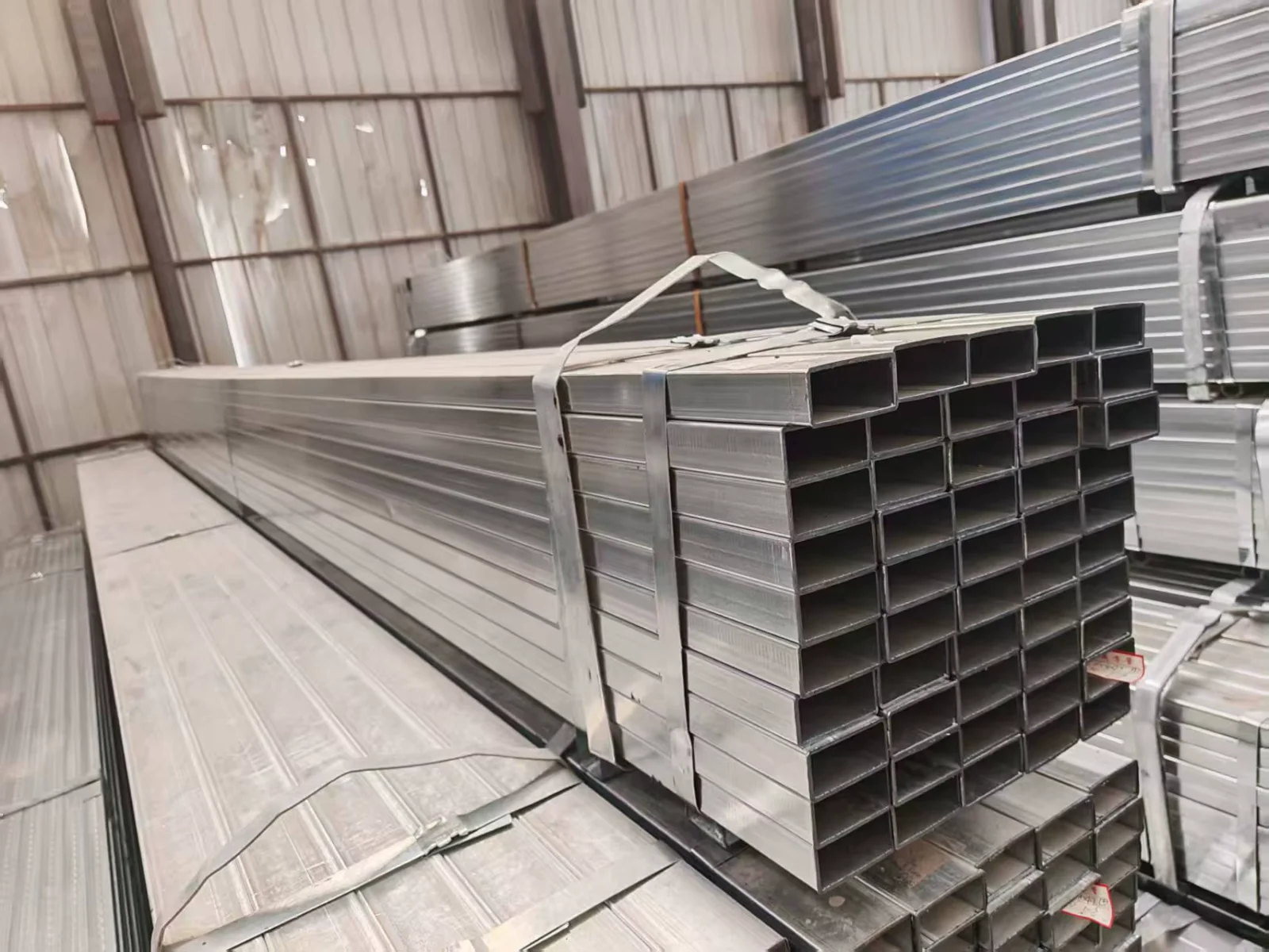 Dx51D G550 Galvanized Square Rectangular Steel Tube ASTM Z30-Z40 Supplier