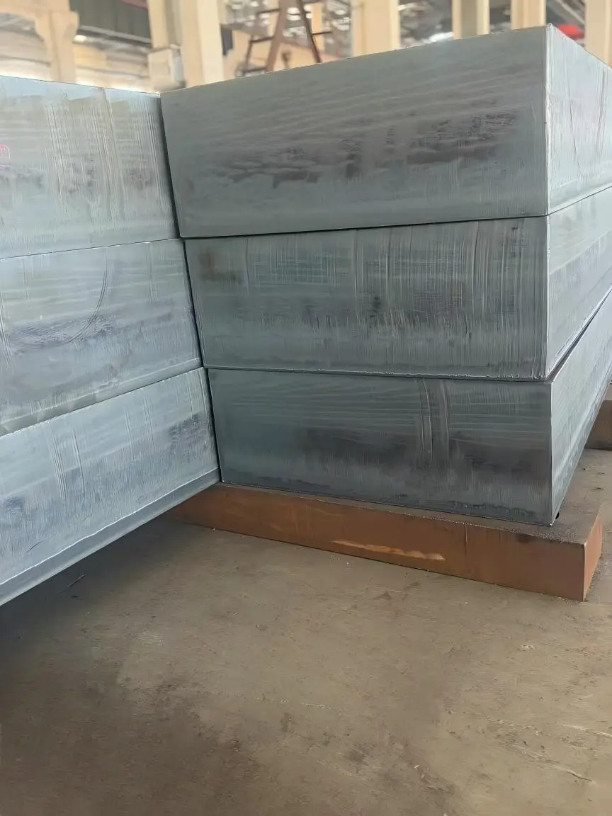 Steel plate cutting and processing workshop
