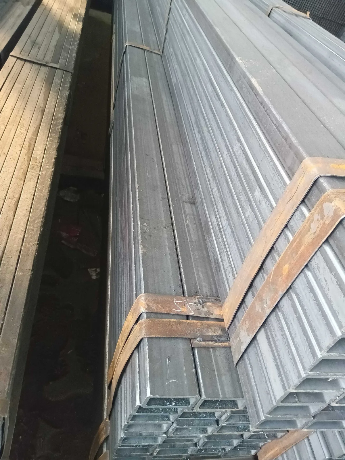 Q235 Q345 Galvanized Rectangular Steel Tube 0.5-200mm ASTM CE Supplier