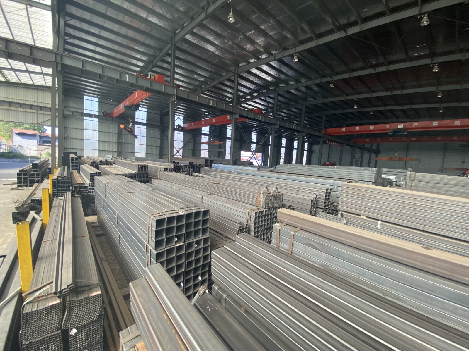 Q235B Q355B Welded Square Rectangular Steel Tube 20-500mm Supplier