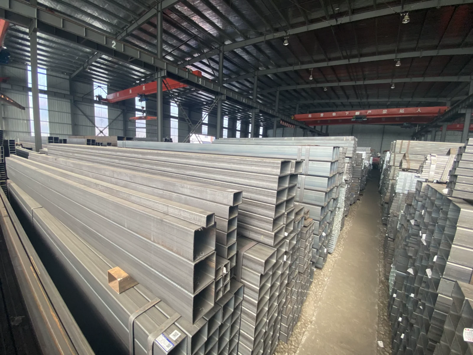Q235B Q355B Welded Square Rectangular Steel Tube 20-500mm Supplier