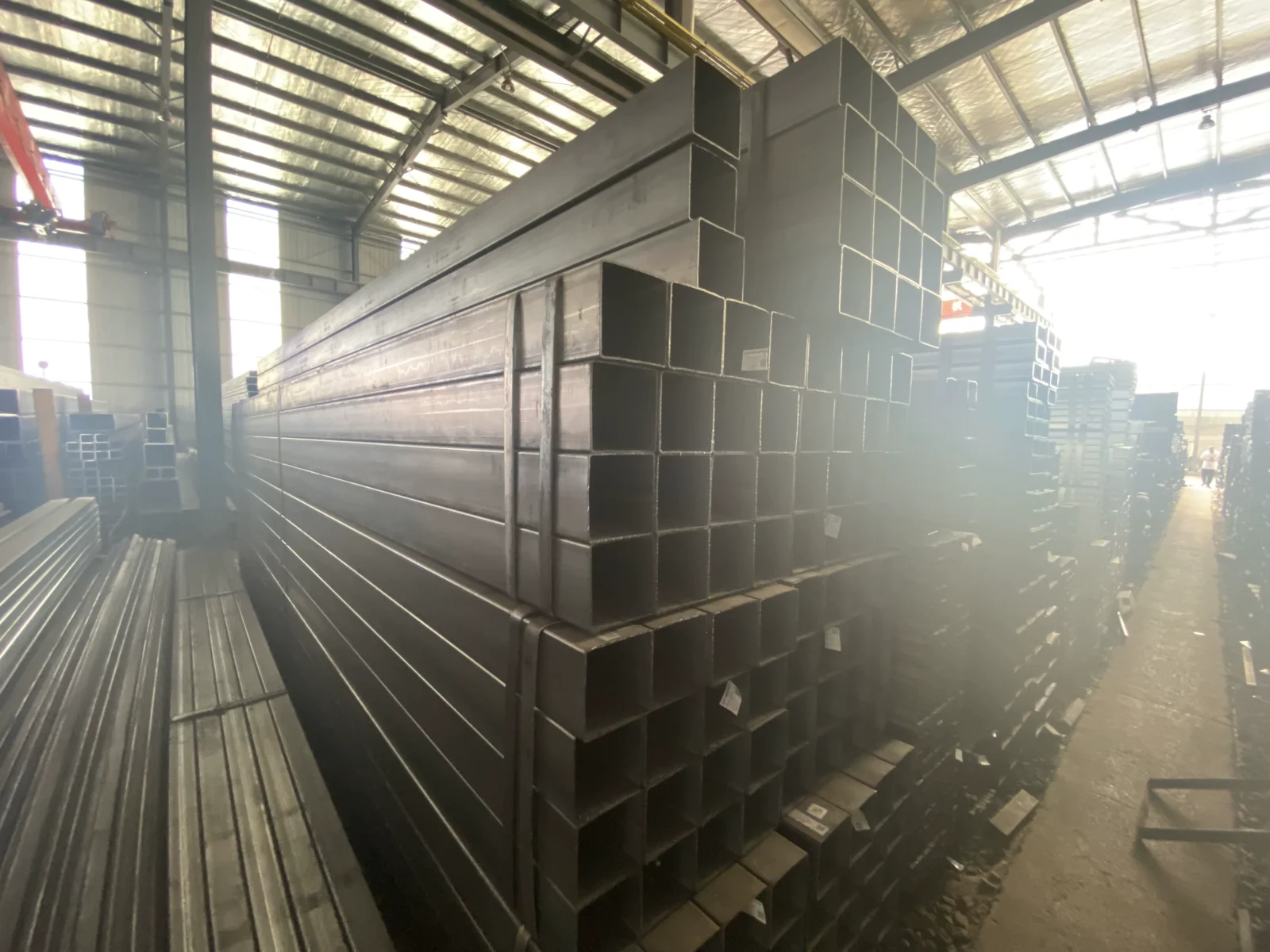 Q235B Q355B Welded Square Rectangular Steel Tube 20-500mm Supplier